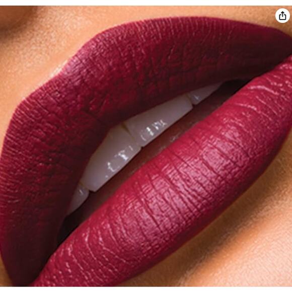 Maybelline Color Sensational Vivid Matte Liquid Lipstick 39 Corrupt Cranberry - Picture 1 of 5
